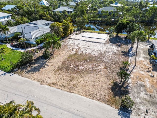 1016 Fish Crow RD, Sanibel, FL 33957