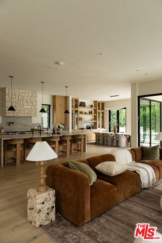 5064 Encino Avenue, Encino (los Angeles), CA 91316