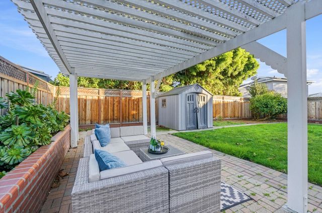 7728 Hazelnut Dr, Newark, CA 94560