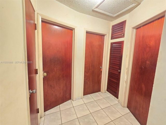 571 E 54th St, Hialeah, FL 33013