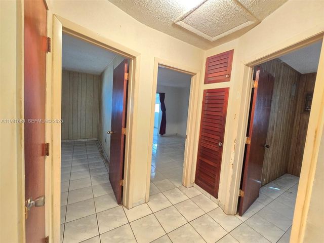 571 E 54th St, Hialeah, FL 33013