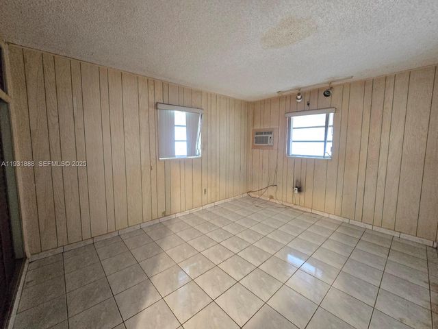 571 E 54th St, Hialeah, FL 33013