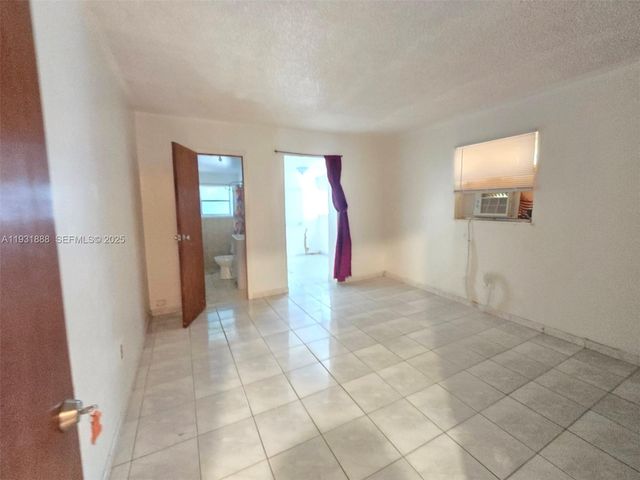 571 E 54th St, Hialeah, FL 33013