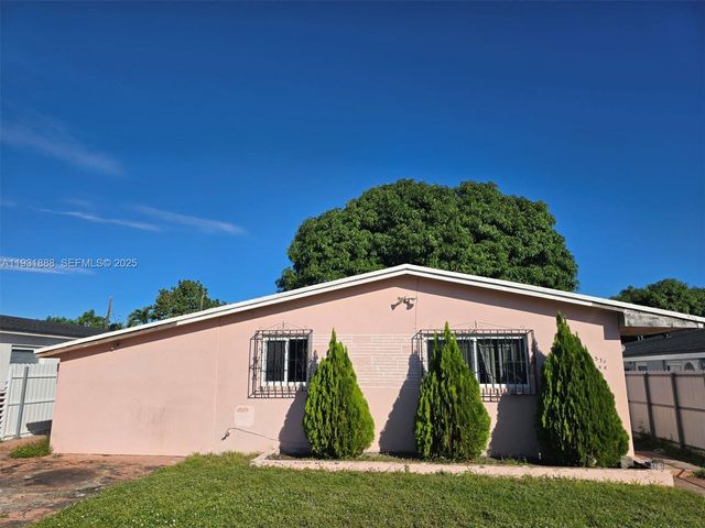 571 E 54th St, Hialeah, FL 33013