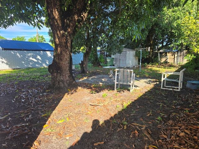 571 E 54th St, Hialeah, FL 33013