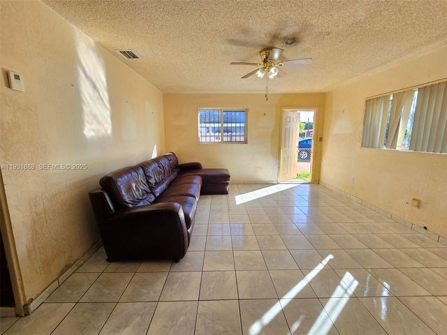 571 E 54th St, Hialeah, FL 33013