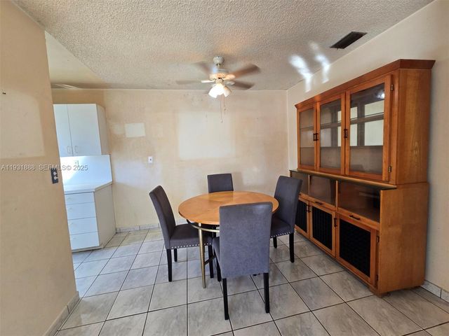 571 E 54th St, Hialeah, FL 33013
