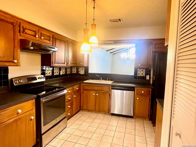 11119 Whisper Valley St, San Antonio, TX 78230