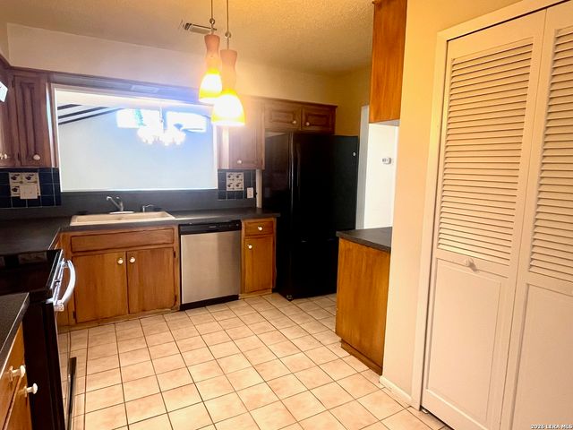 11119 Whisper Valley St, San Antonio, TX 78230