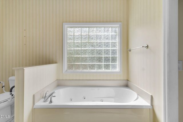 104 Greenside Lane, Sanford, NC 27332