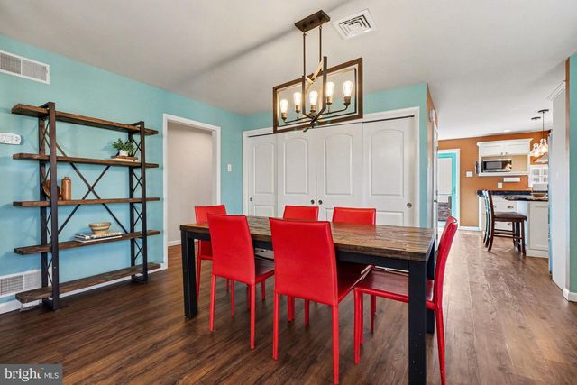 303 S MARKET ST, Mount Joy, PA 17552