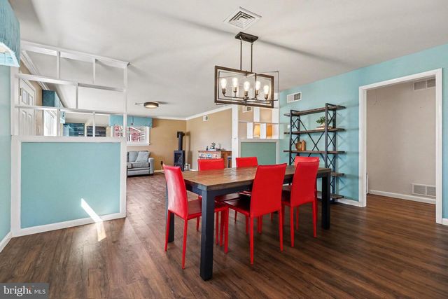 303 S MARKET ST, Mount Joy, PA 17552