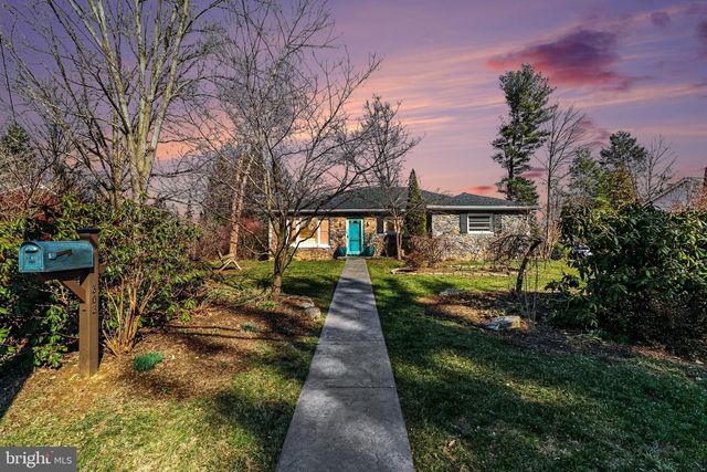 303 S MARKET ST, Mount Joy, PA 17552