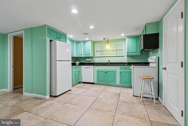 303 S MARKET ST, Mount Joy, PA 17552