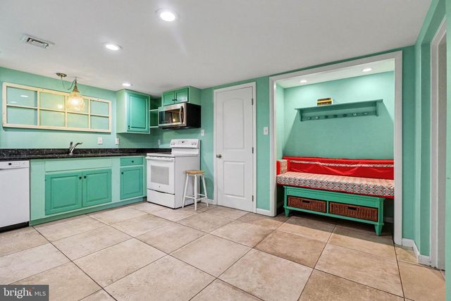 303 S MARKET ST, Mount Joy, PA 17552