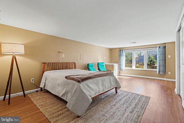 303 S MARKET ST, Mount Joy, PA 17552