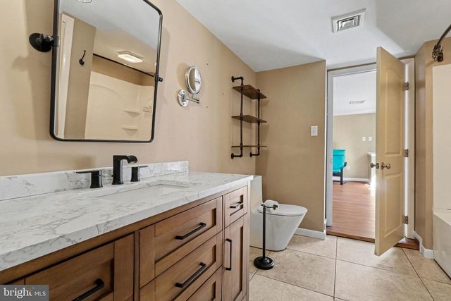 303 S MARKET ST, Mount Joy, PA 17552