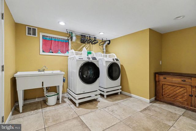 303 S MARKET ST, Mount Joy, PA 17552