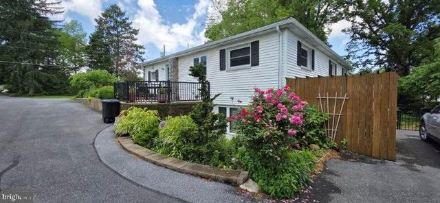 303 S MARKET ST, Mount Joy, PA 17552