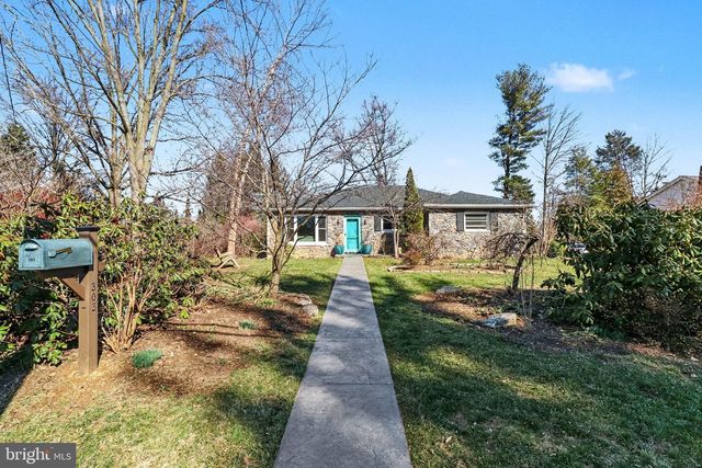 303 S MARKET ST, Mount Joy, PA 17552