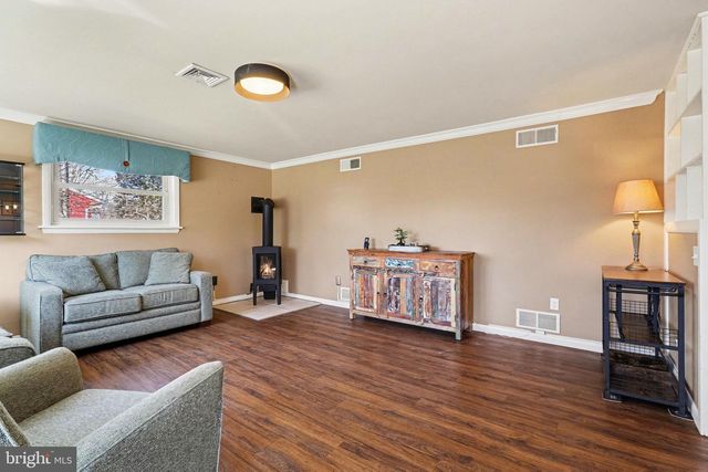 303 S MARKET ST, Mount Joy, PA 17552