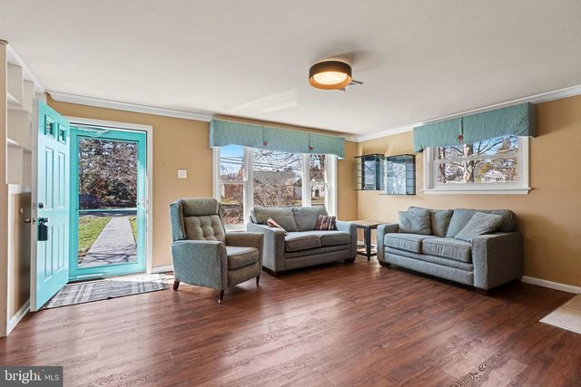 303 S MARKET ST, Mount Joy, PA 17552