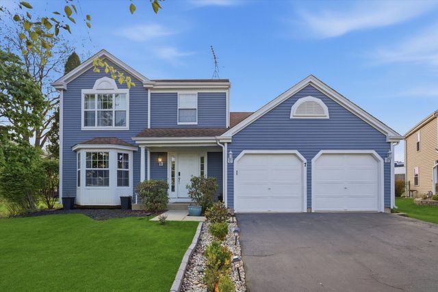 7 Arthur Court, Streamwood, IL 60107