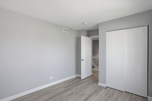 7 Arthur Court, Streamwood, IL 60107