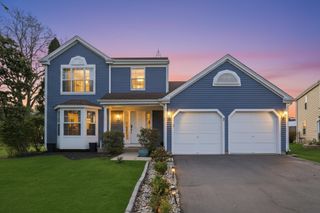 7 Arthur Court, Streamwood, IL 60107