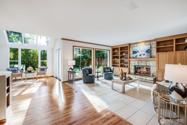 21427 SE 33rd Place, Sammamish, WA 98075