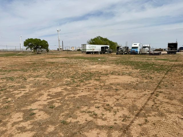 2833 E 53rd Street, Lubbock, TX 79404