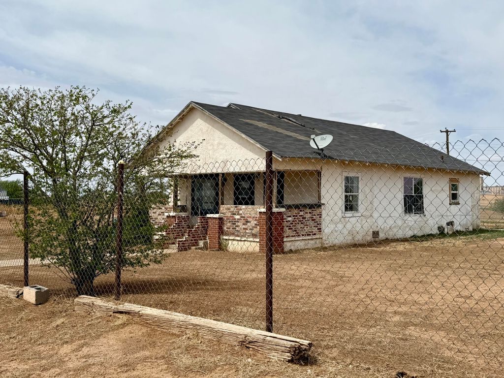 2833 E 53rd Street, Lubbock, TX 79404
