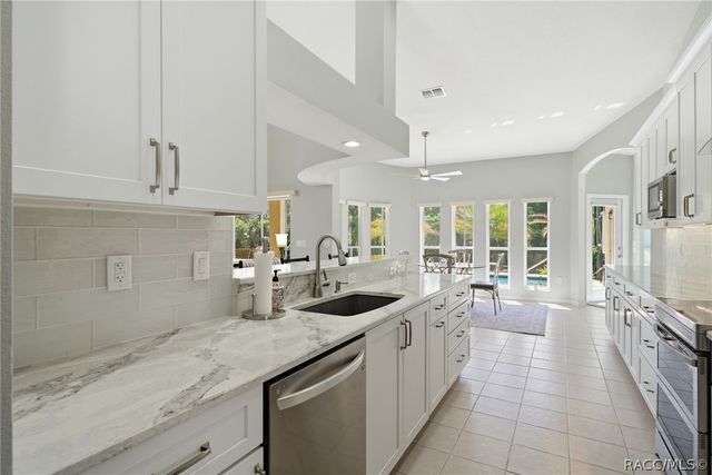 114 W Mickey Mantle Path, Hernando, FL 34442