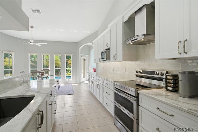 114 W Mickey Mantle Path, Hernando, FL 34442