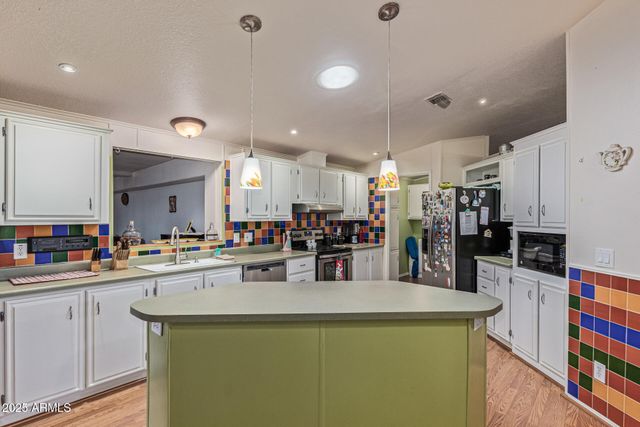 215 N POWER Road 33, Mesa, AZ 85205