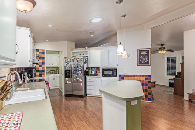 215 N POWER Road 33, Mesa, AZ 85205