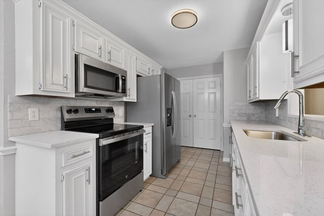 8 Marvin Gardens, Midlothian, TX 76065