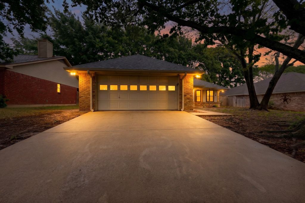 8 Marvin Gardens, Midlothian, TX 76065