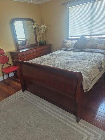13014 221st Street, Laurelton, NY 11413