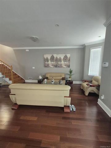 13014 221st Street, Laurelton, NY 11413