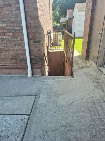 13014 221st Street, Laurelton, NY 11413
