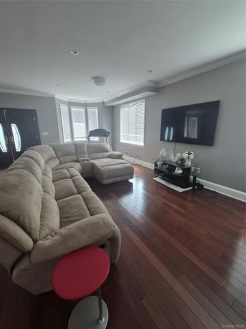 13014 221st Street, Laurelton, NY 11413