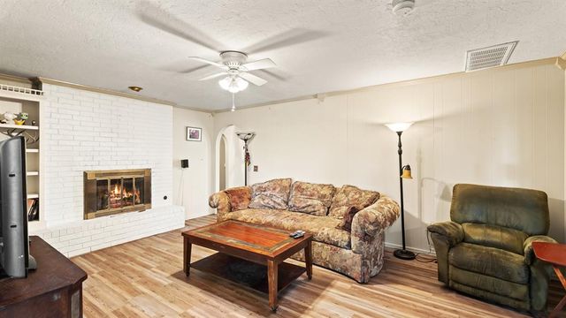 4633 NW 70th Street, Oklahoma City, OK 73132