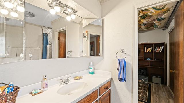 4633 NW 70th Street, Oklahoma City, OK 73132