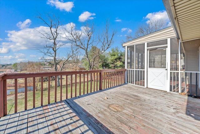 546 Stacie DR, Vinton, VA 24179