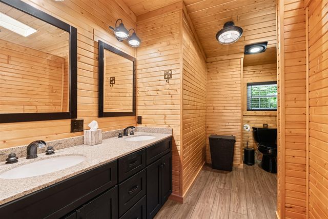 2944 64th Street, Fennville, MI 49408
