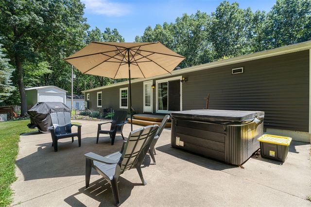 2944 64th Street, Fennville, MI 49408