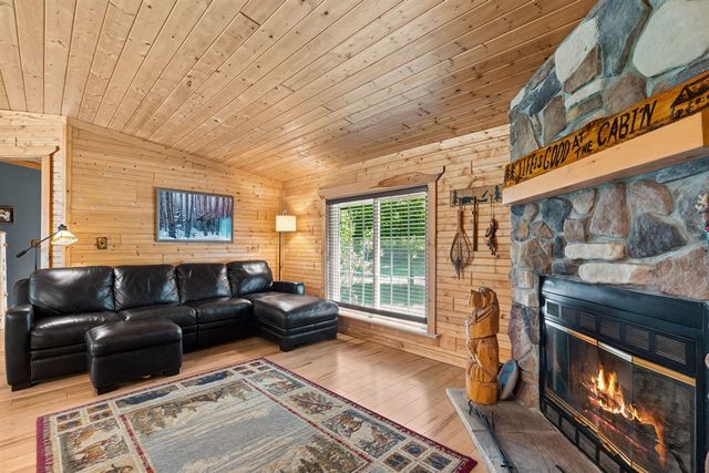 2944 64th Street, Fennville, MI 49408