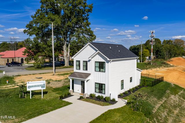 4196 Gambrel Oaks Street, Blountville, TN 37617