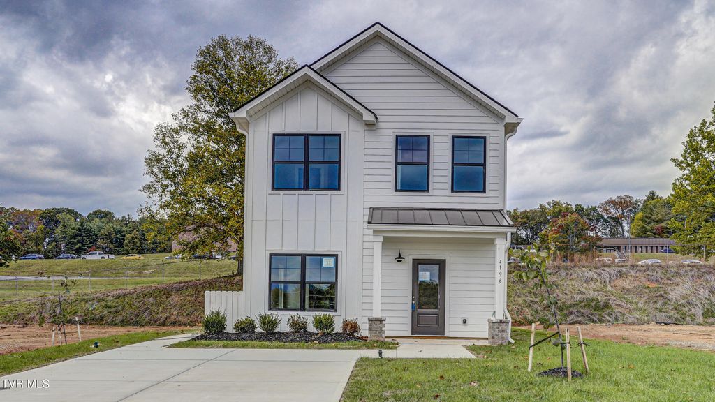 4196 Gambrel Oaks Street, Blountville, TN 37617
